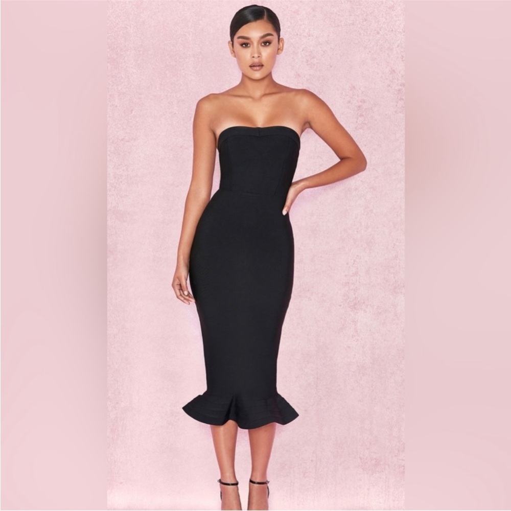 House of CB FABRIZIA
BLACK BANDAGE STRAPLESS FLUTED-HEM DRESS